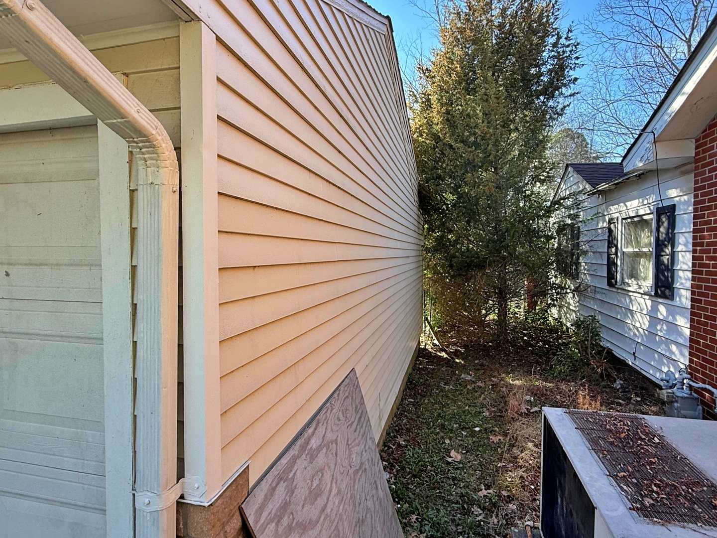 1611 Ferry Street Property Photo 7