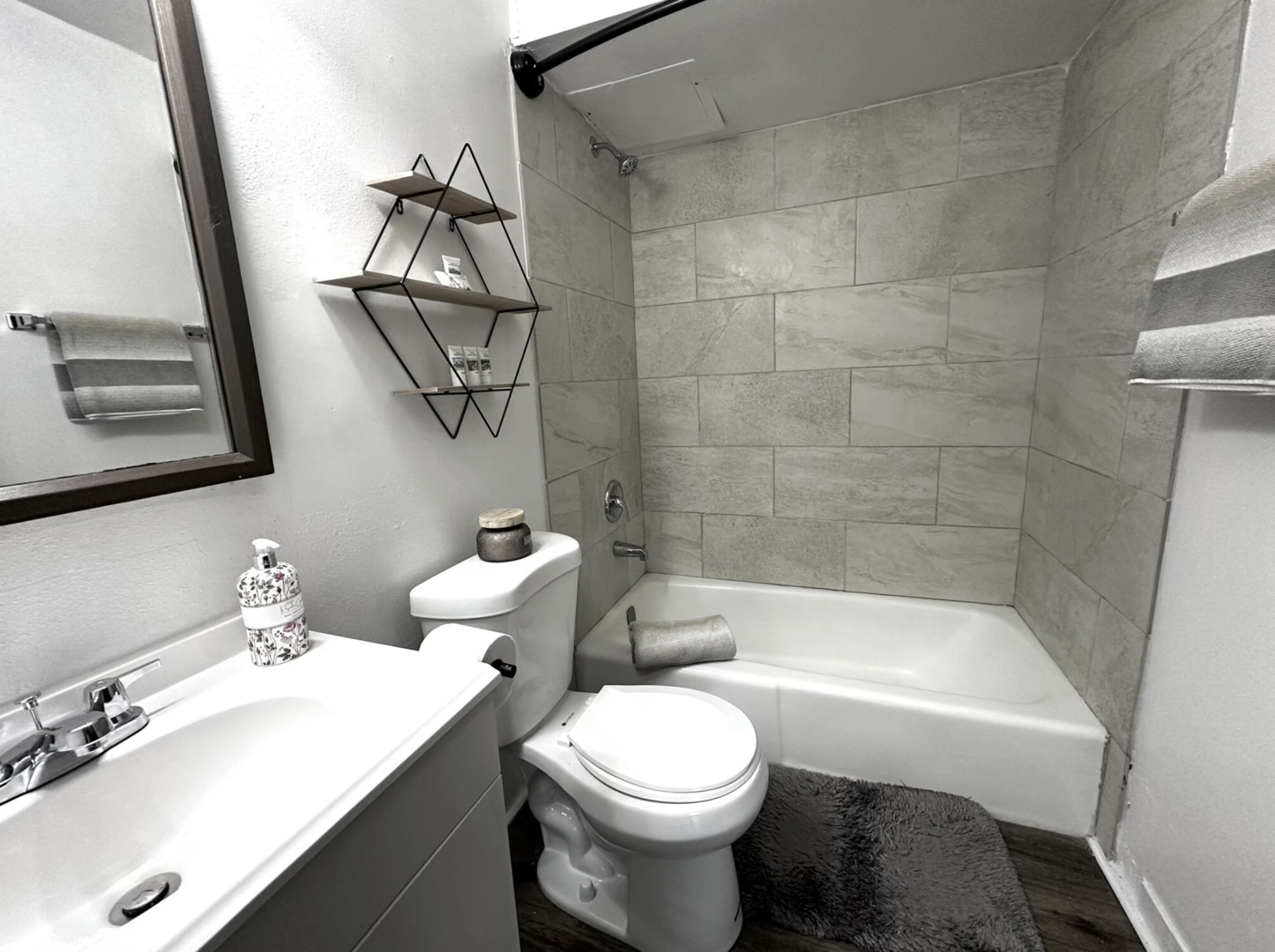 4815 Creekview Road 3 Property Photo 6