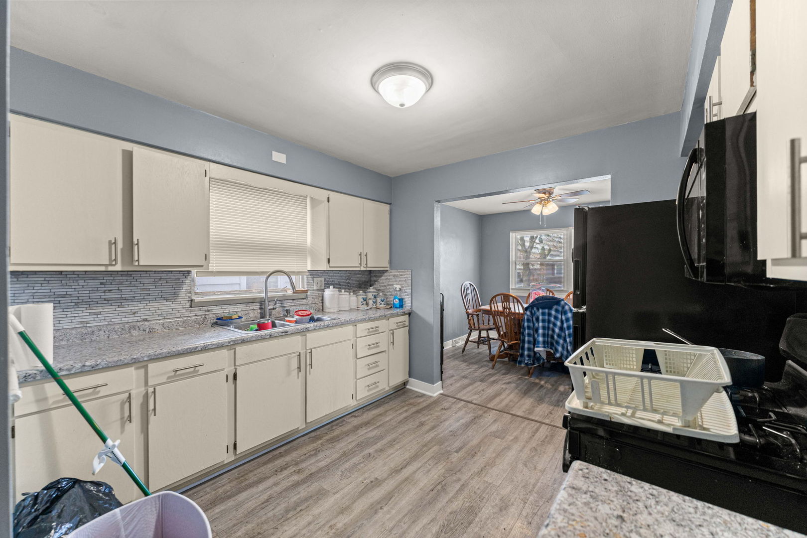 17831 Community Street Property Photo 8