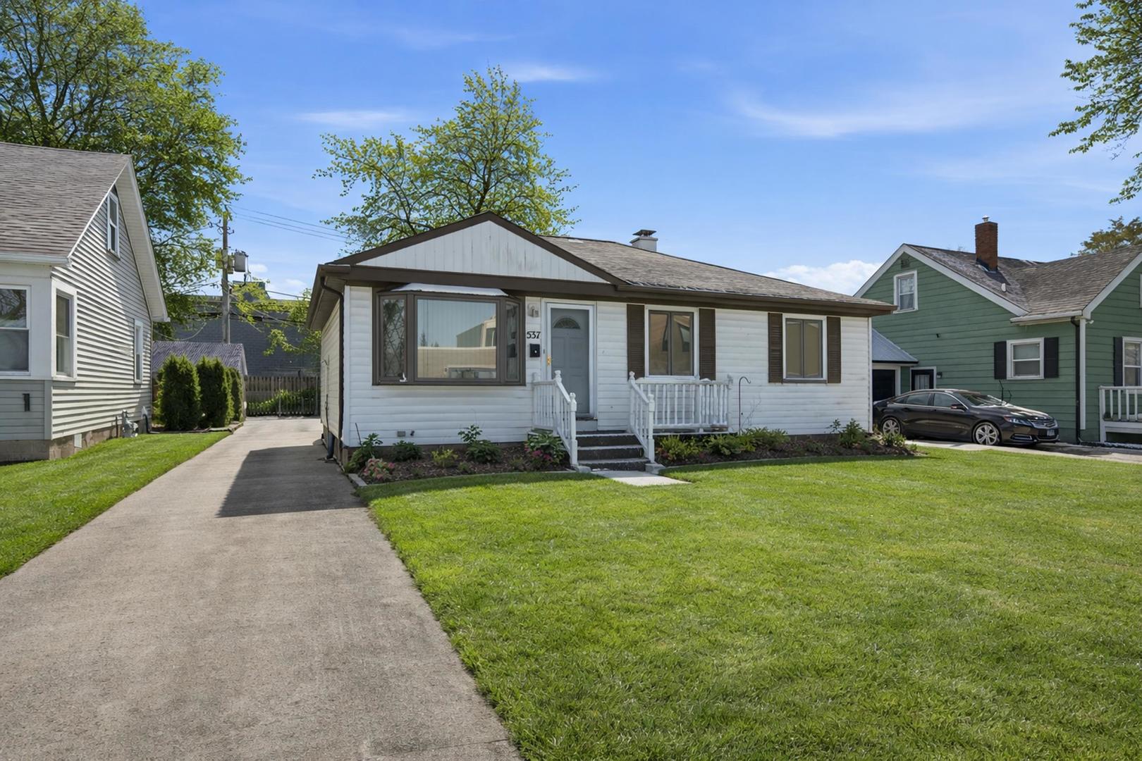 537 E 161st Place Property Photo 1