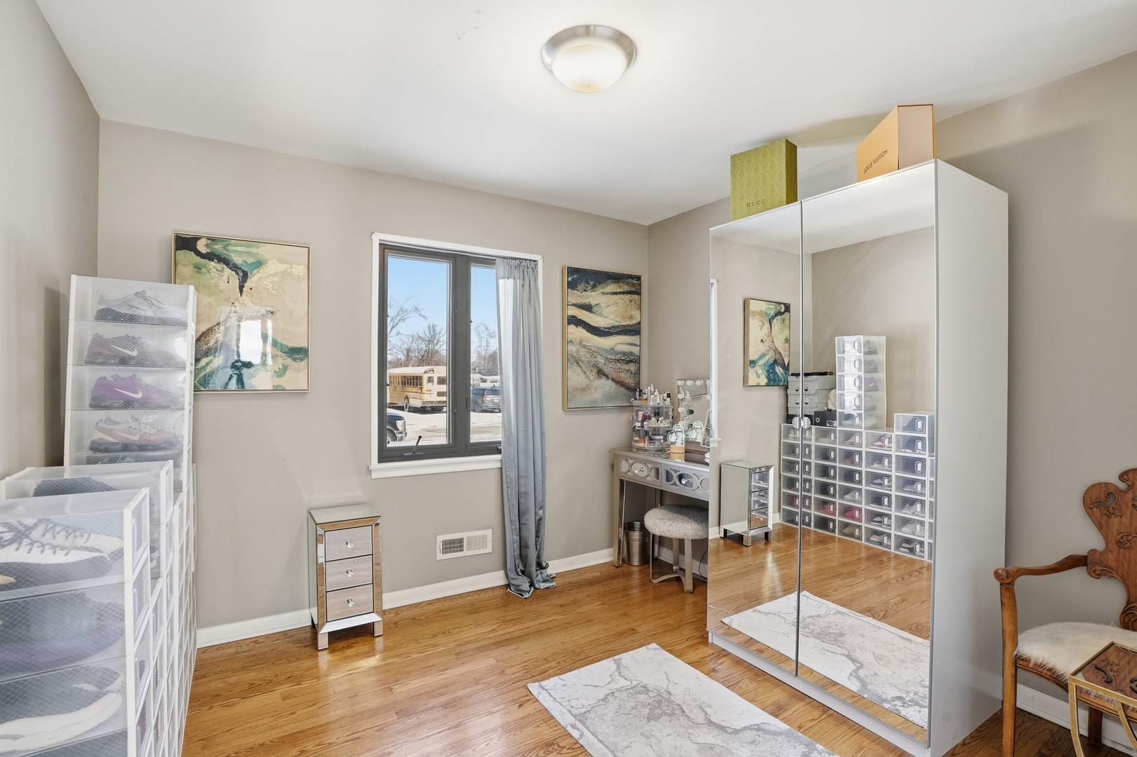 537 E 161st Place Property Photo 11