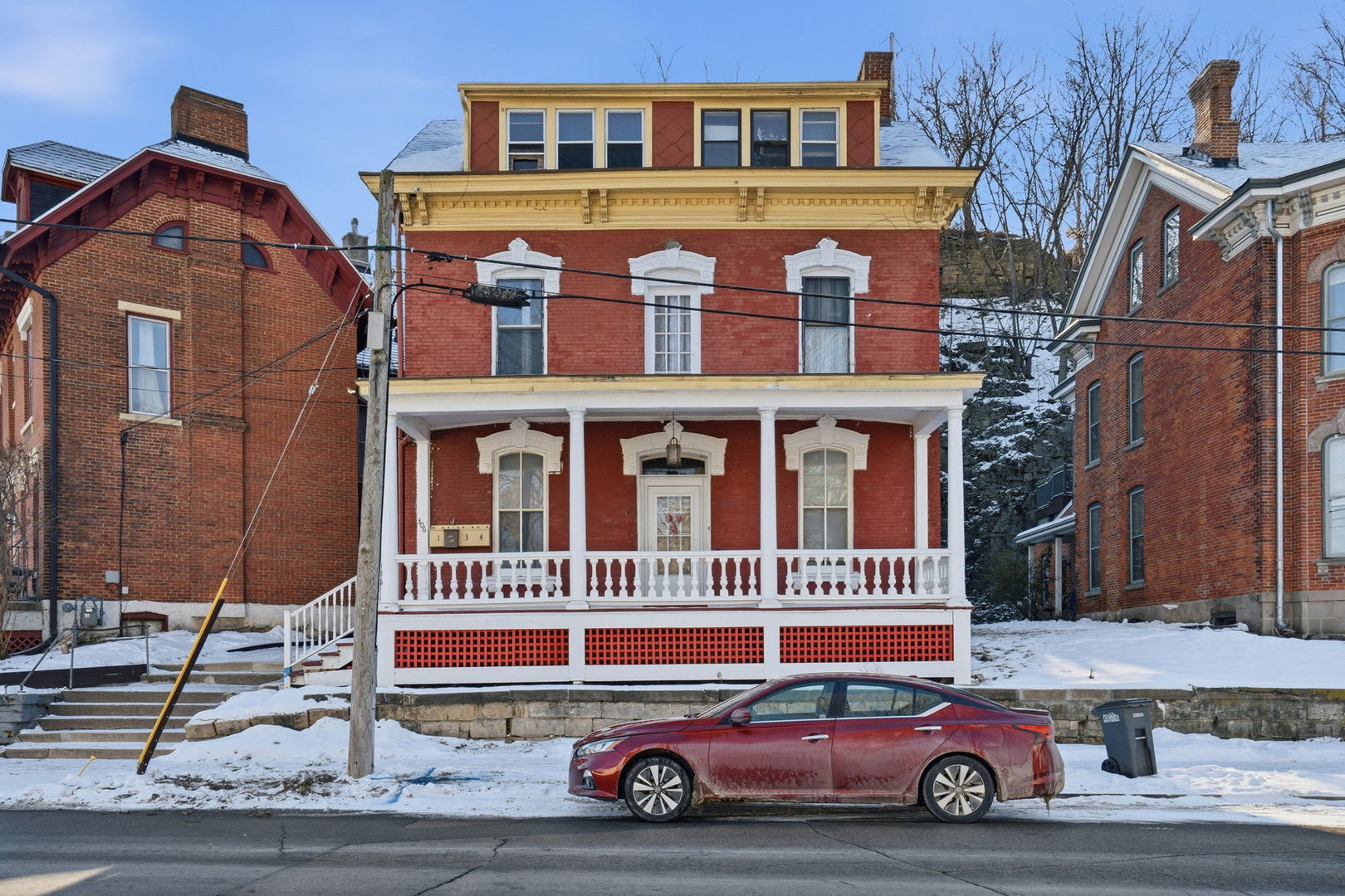 306 W Locust Street Property Photo 1
