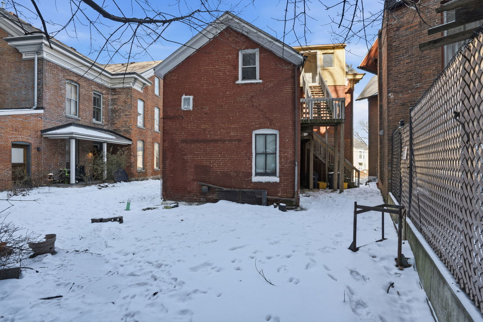 306 W Locust Street Property Photo 4