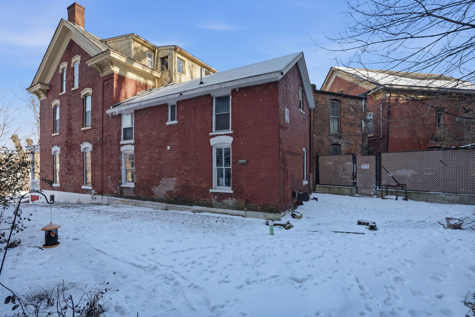 306 W Locust Street Property Photo 5