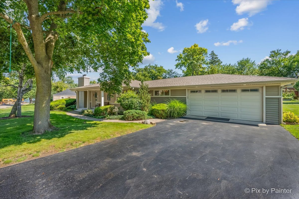 418 Lake Shore Boulevard Property Photo 4