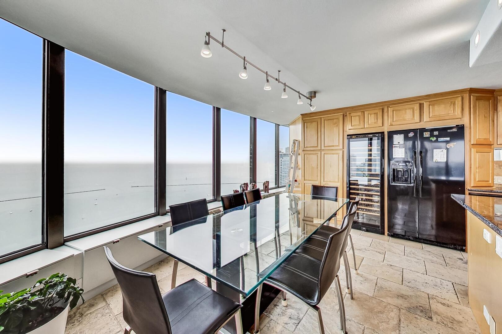 505 N Lake Shore Drive 5302 Property Photo 6