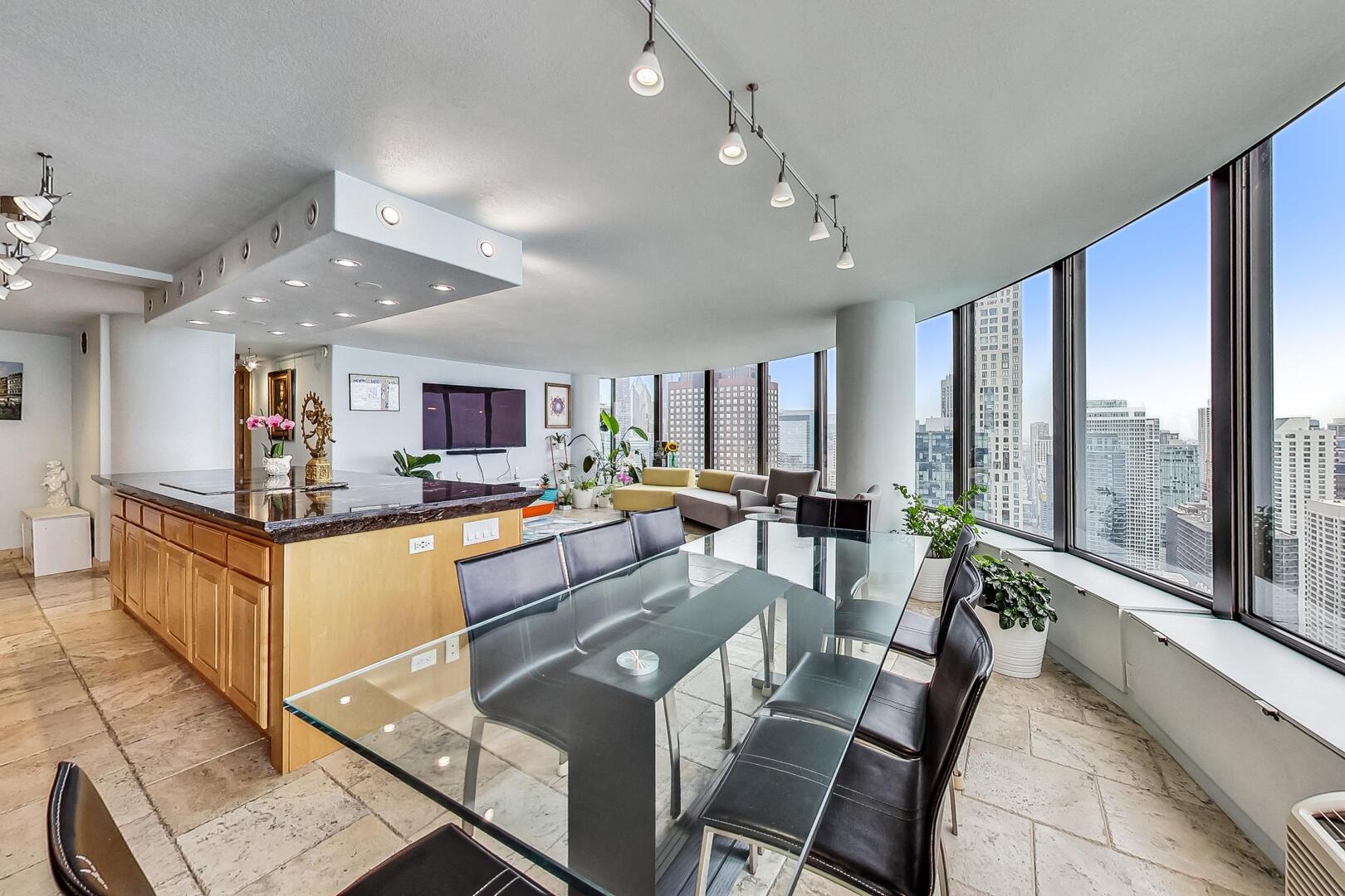 505 N Lake Shore Drive 5302 Property Photo 8