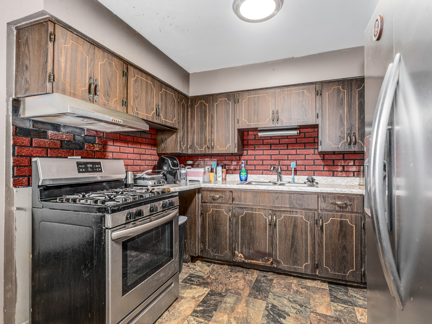 595 Hickory Street Property Photo 2