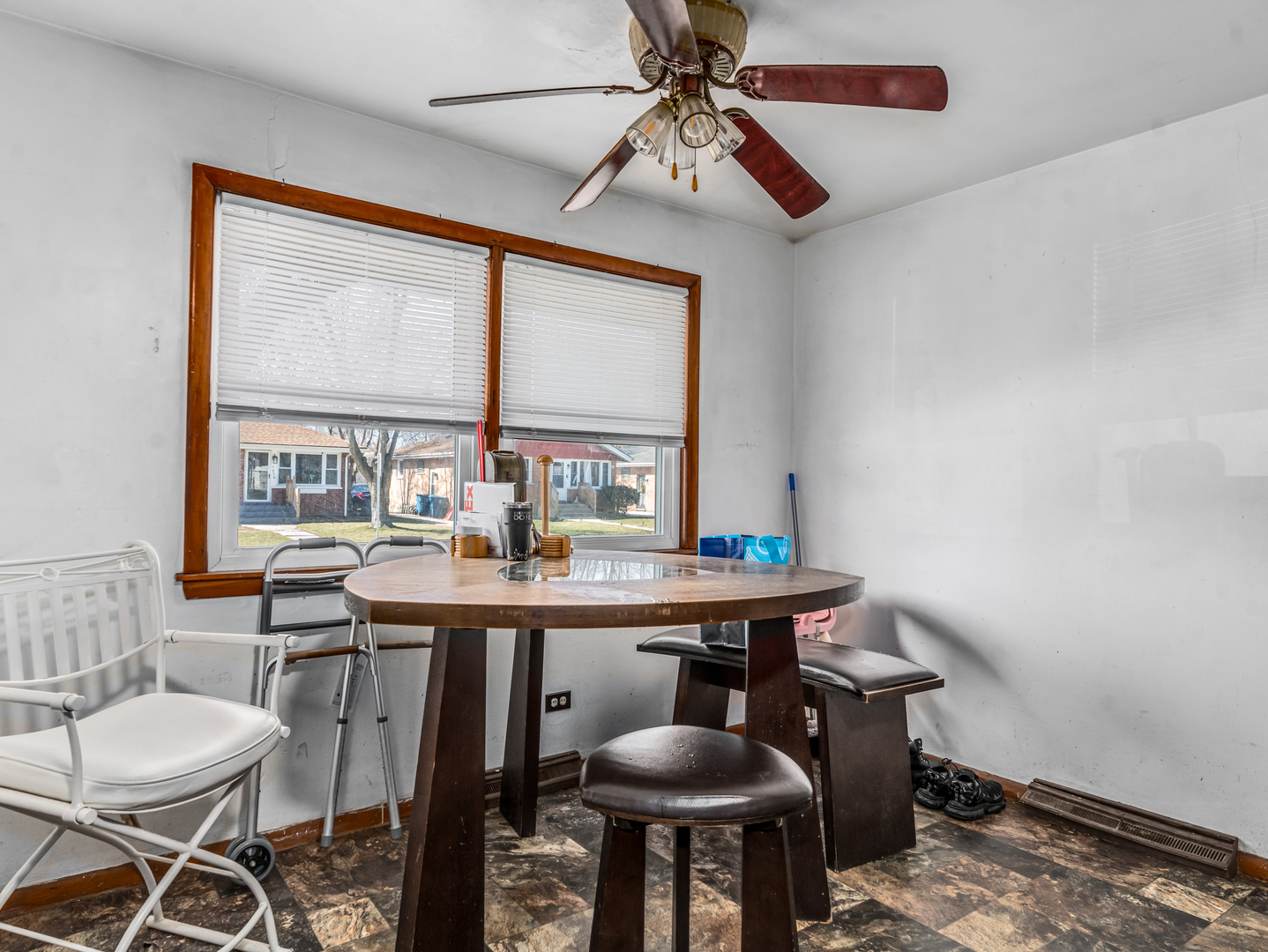 595 Hickory Street Property Photo 4