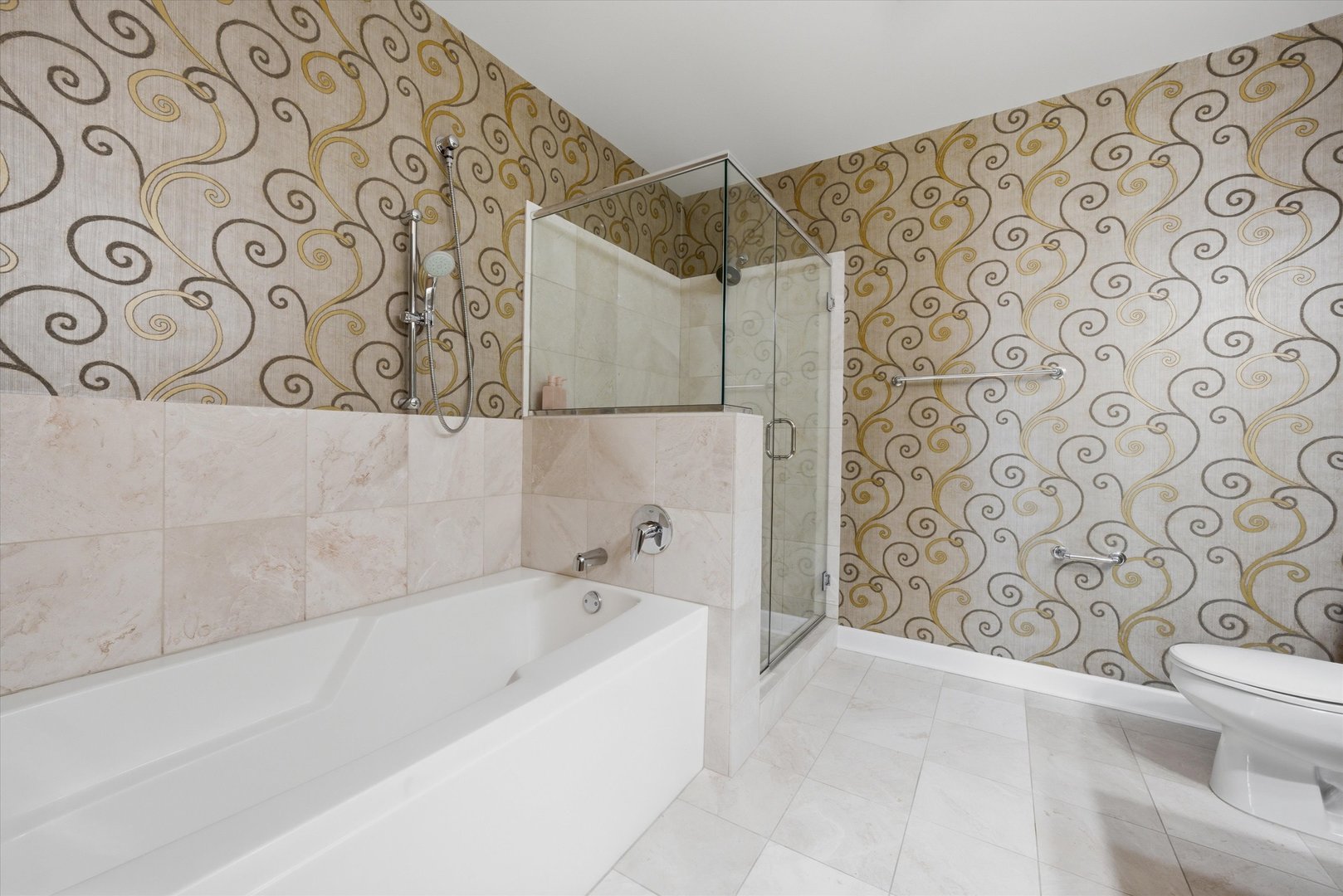 225 N Columbus Drive 7201 Property Photo 14