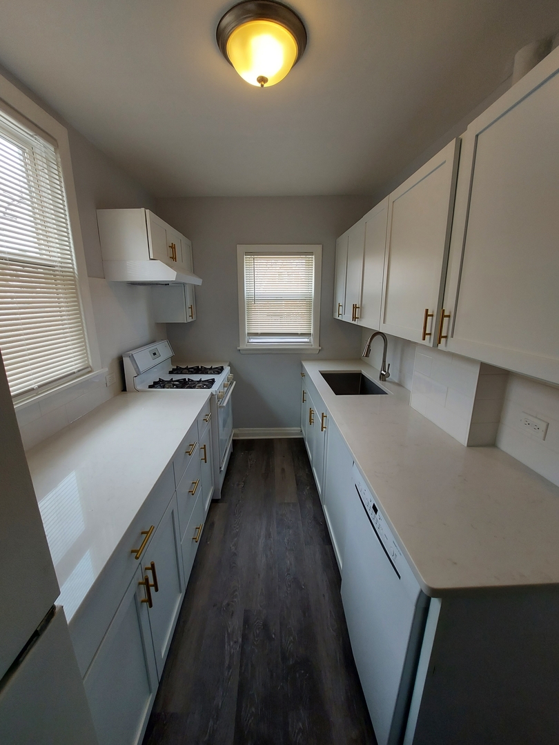 1009 Garnett Place 2 Property Photo 3