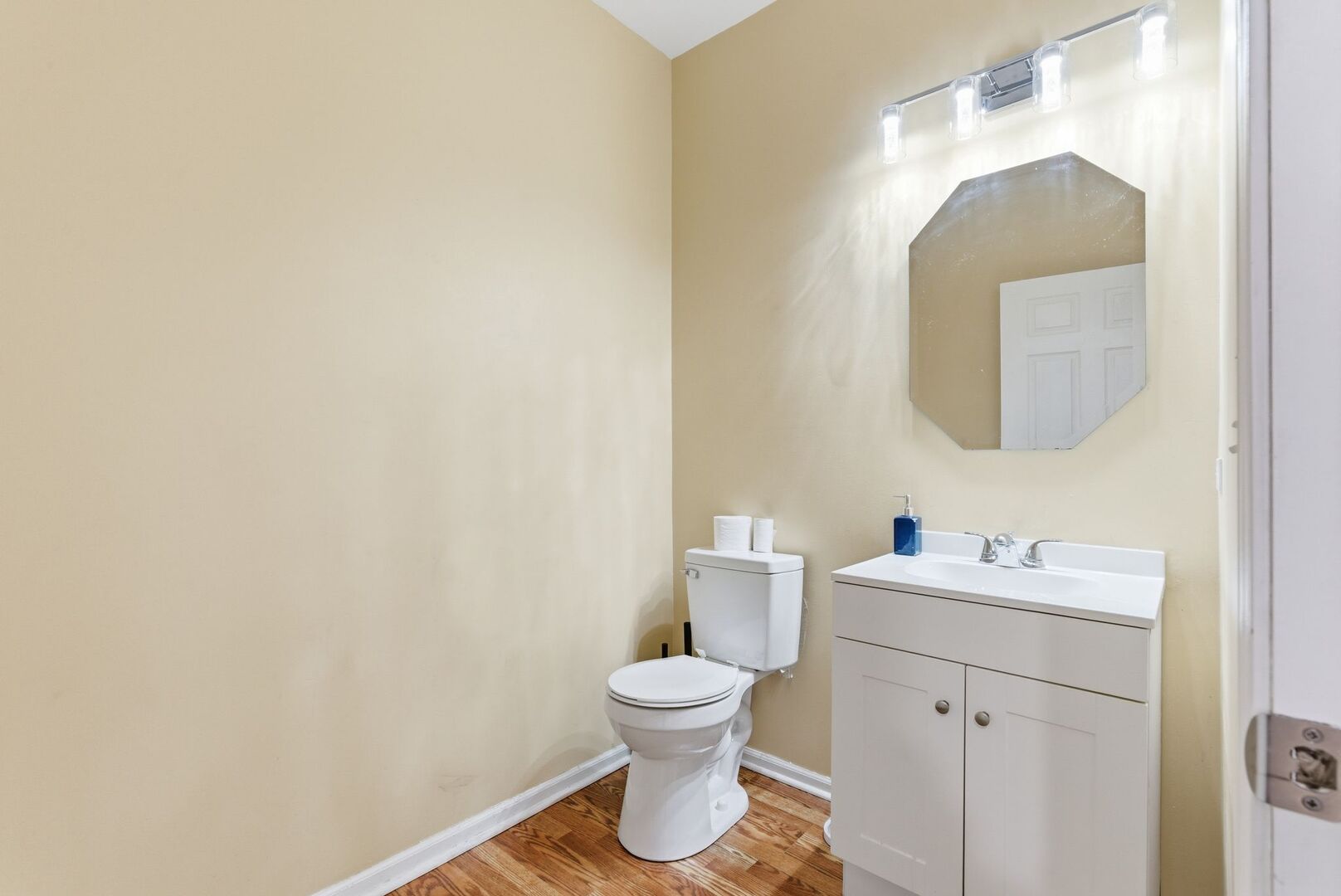 829 Lindsey Lane Property Photo 23