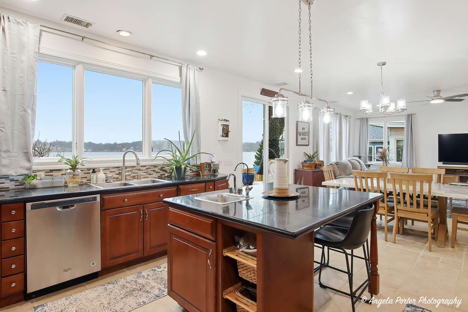 3704 W Lake Shore Drive Property Photo 12