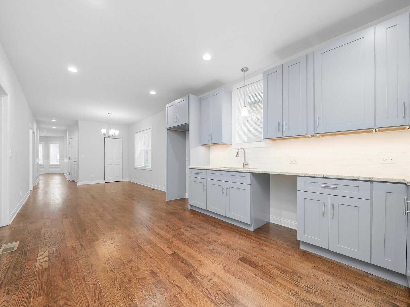 8722 S Kingston Avenue Property Photo 3