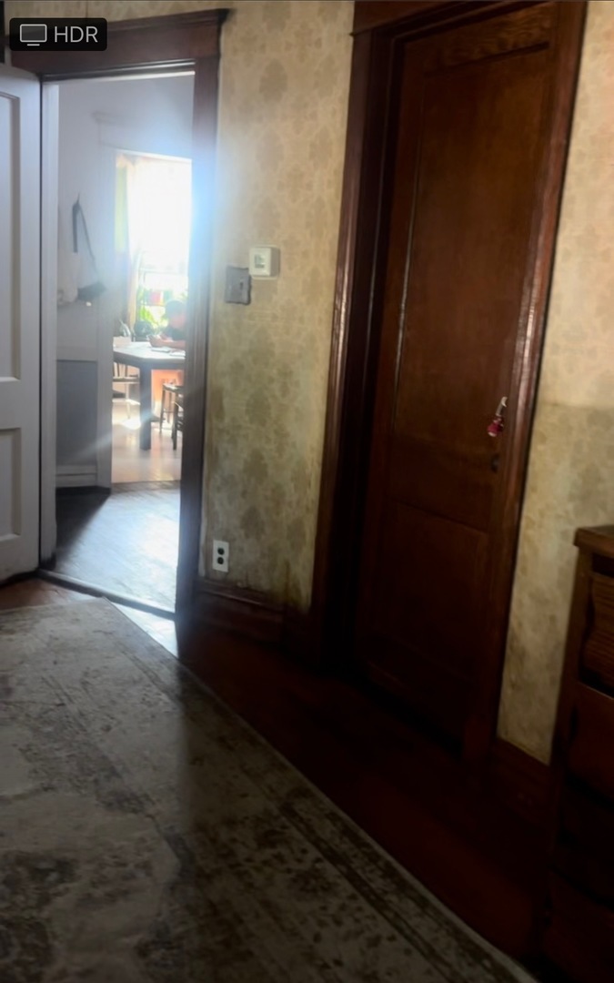 1657 N Artesian Avenue Property Photo 10
