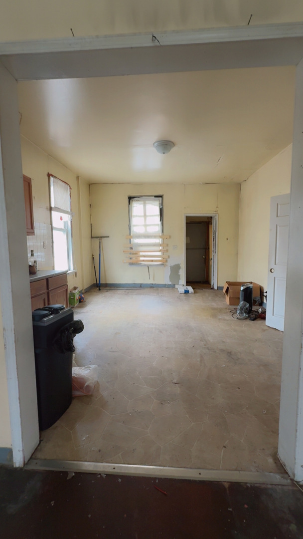 1657 N Artesian Avenue Property Photo 13