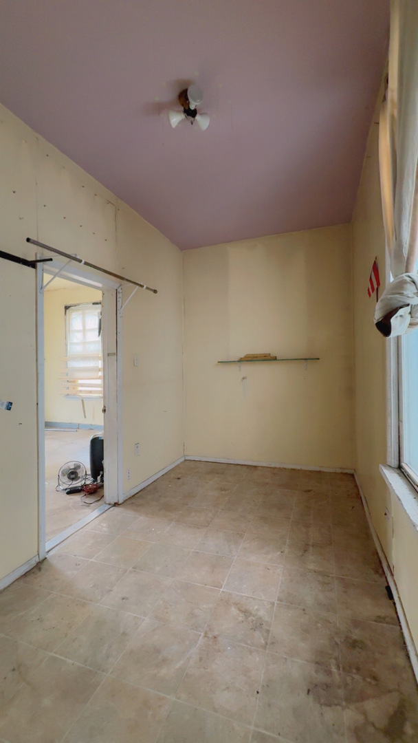 1657 N Artesian Avenue Property Photo 14