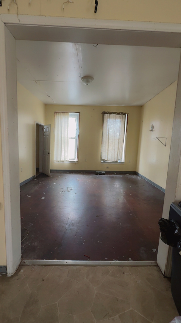 1657 N Artesian Avenue Property Photo 19