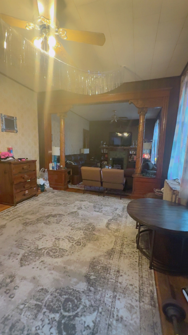 1657 N Artesian Avenue Property Photo 20