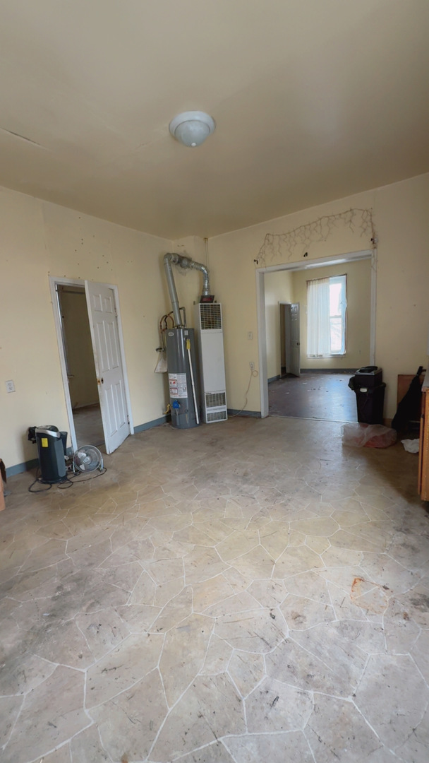 1657 N Artesian Avenue Property Photo 25