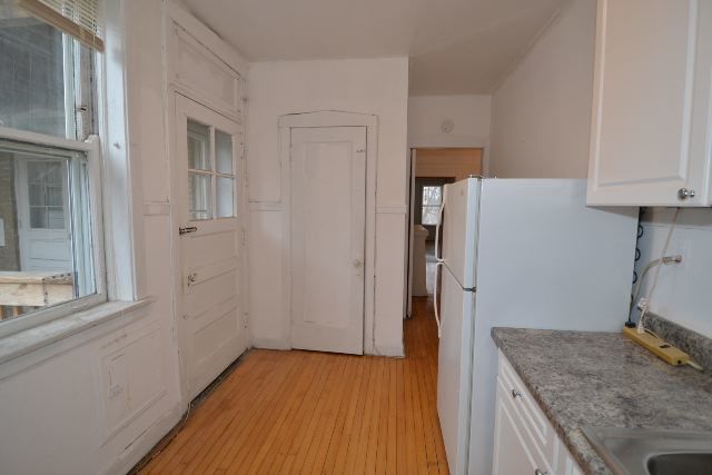 1917 W Winnemac Avenue 2 Property Photo 5