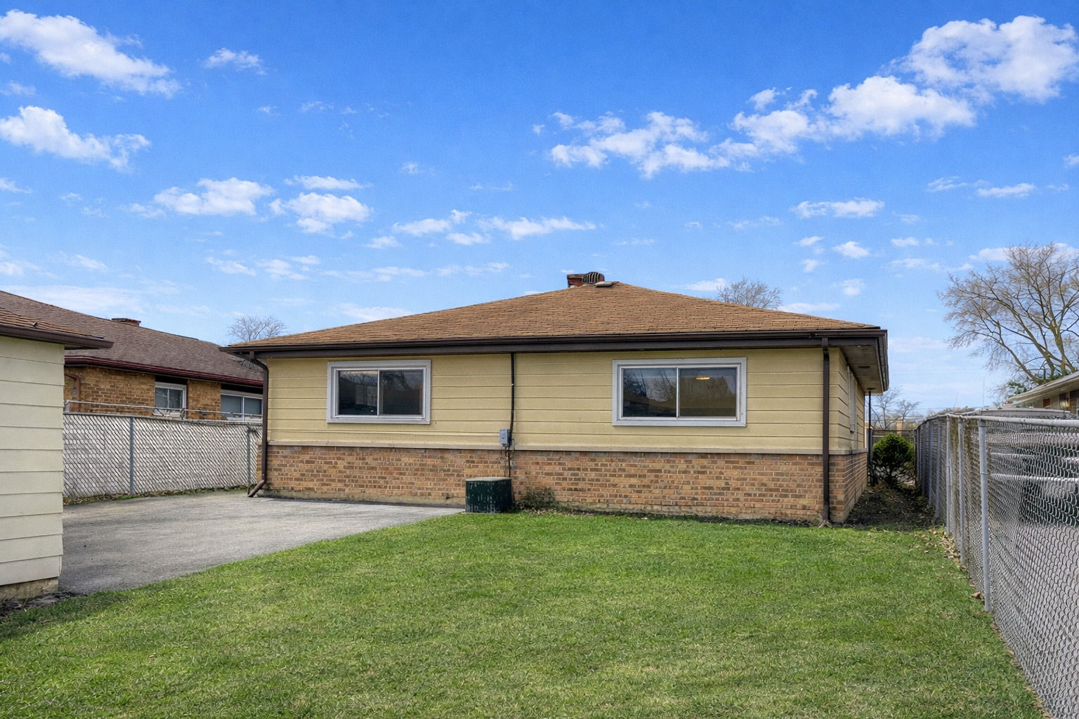 1377 Greenbay Avenue Property Photo 14