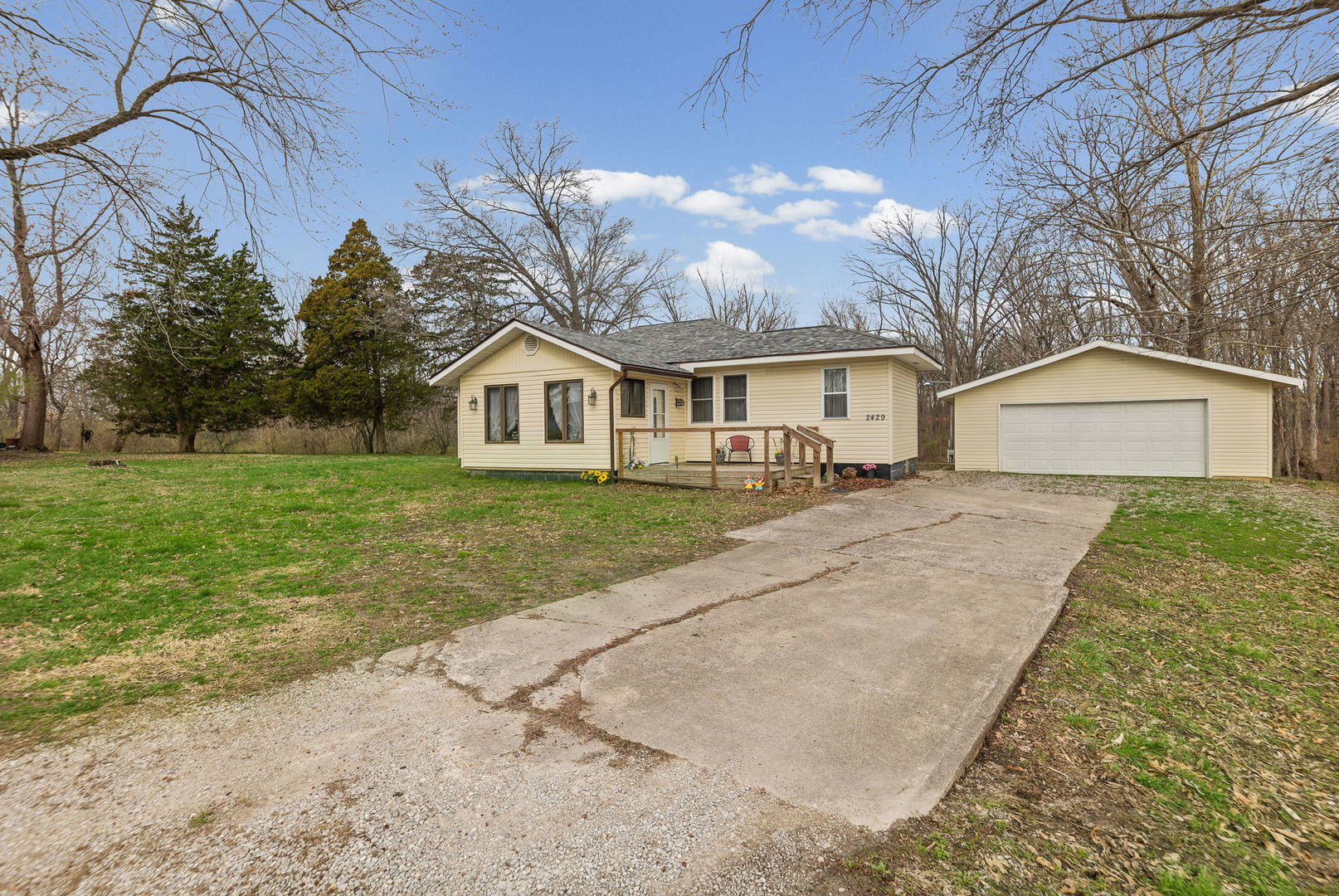 2429 Overbeck Lane Property Photo 2