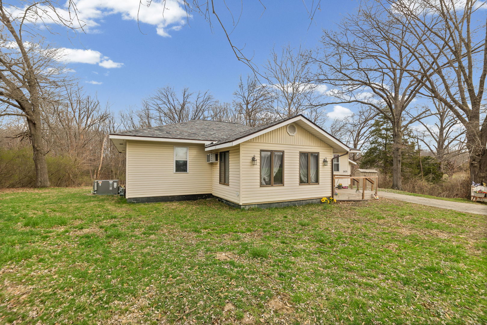 2429 Overbeck Lane Property Photo 3