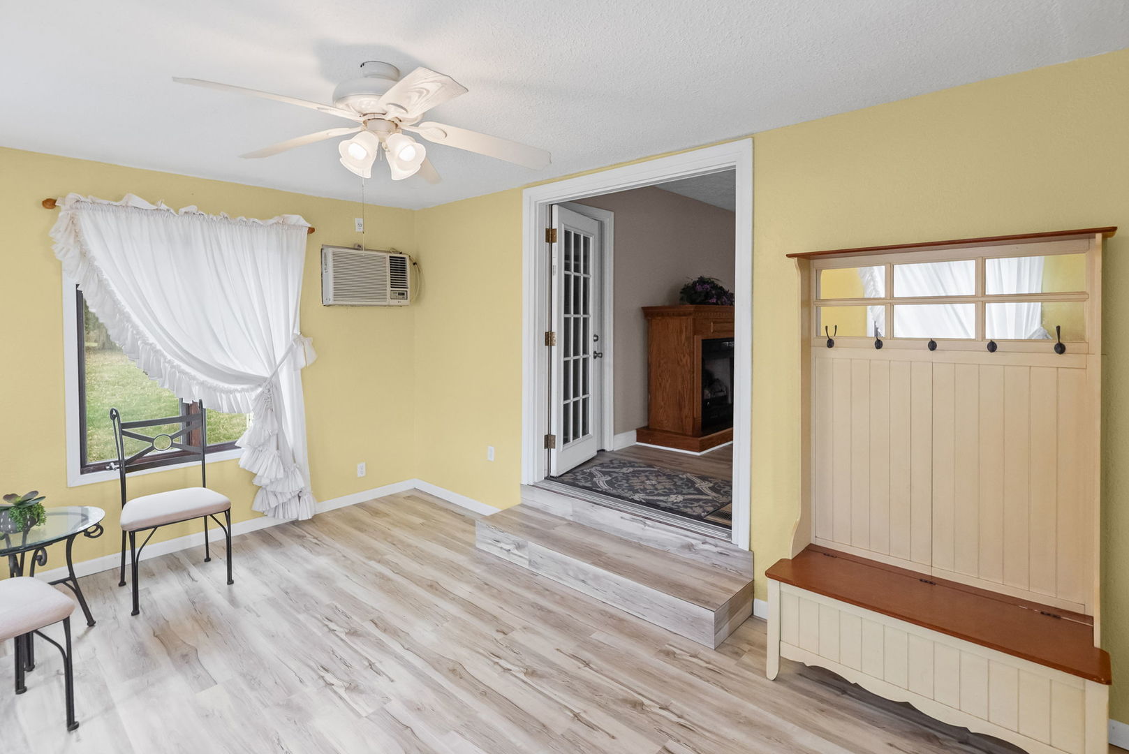 2429 Overbeck Lane Property Photo 11