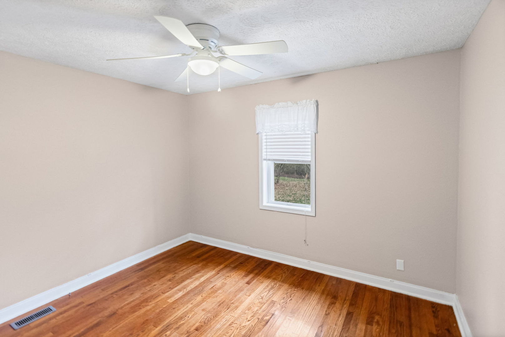 2429 Overbeck Lane Property Photo 35