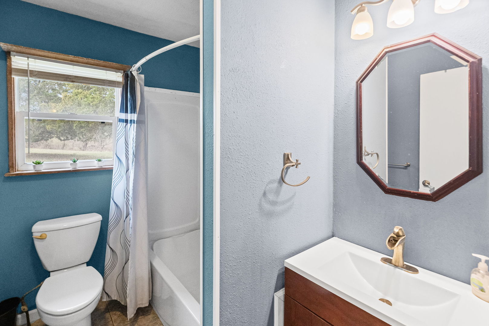 2429 Overbeck Lane Property Photo 38
