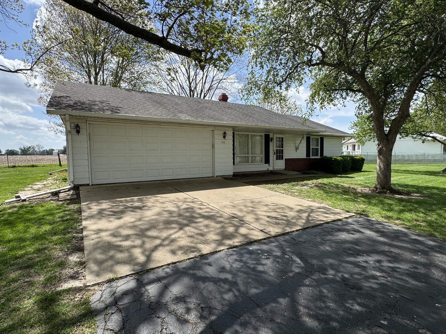 100 Hazelwood Drive Property Photo 2