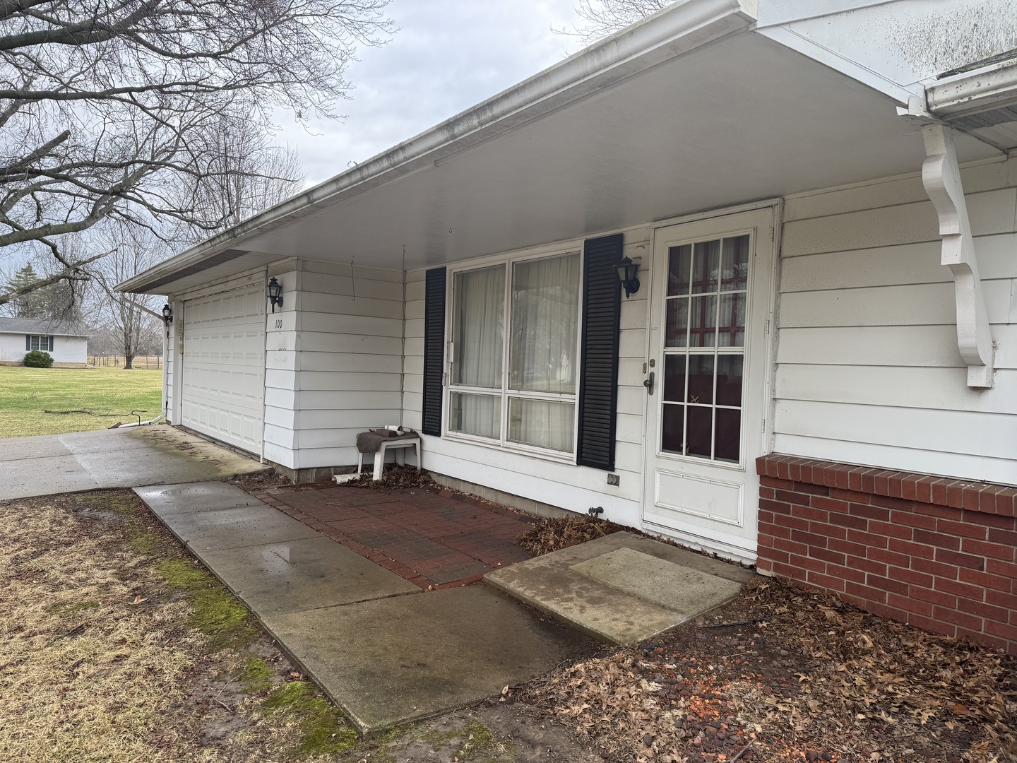 100 Hazelwood Drive Property Photo 4