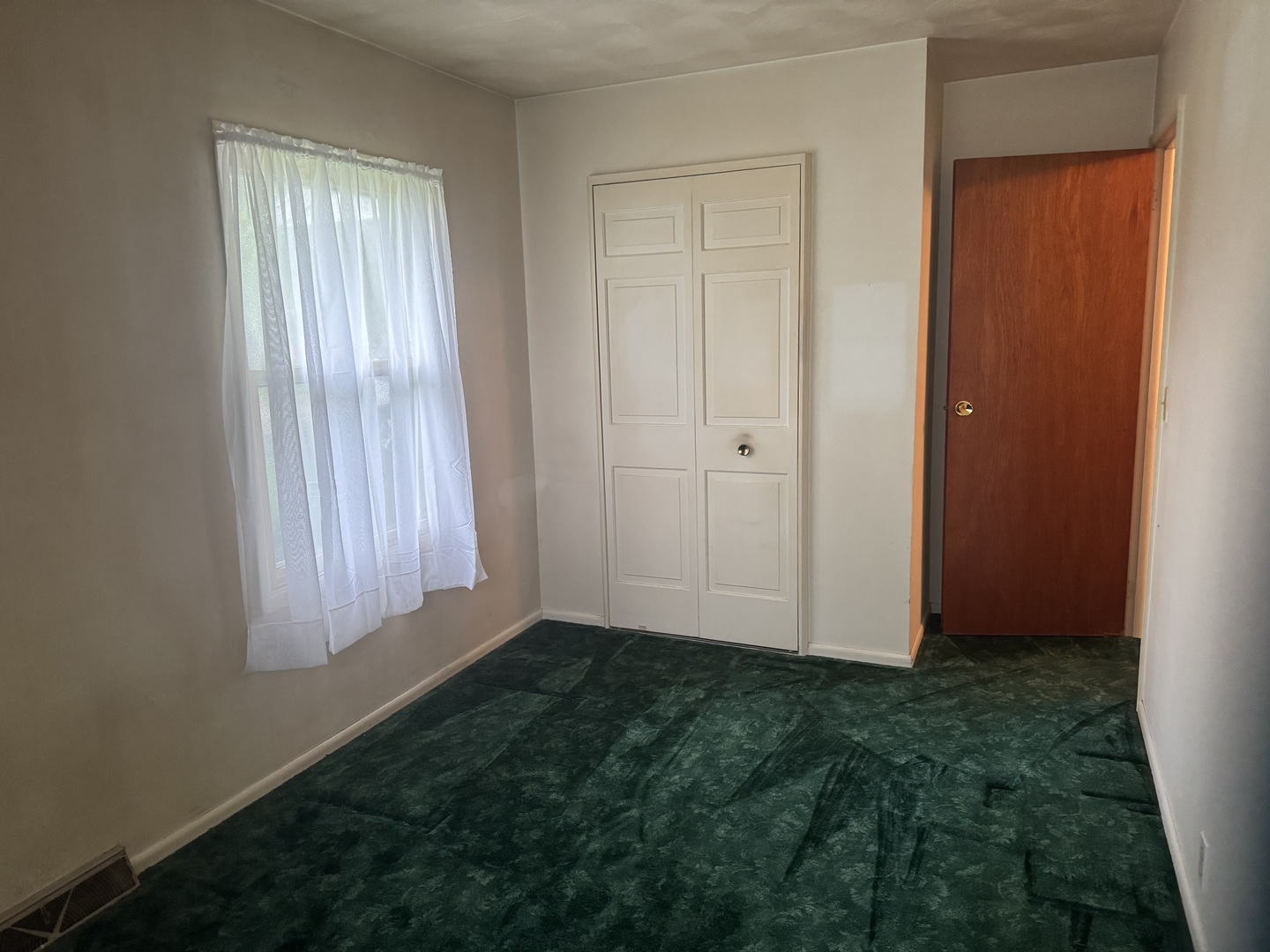 100 Hazelwood Drive Property Photo 16