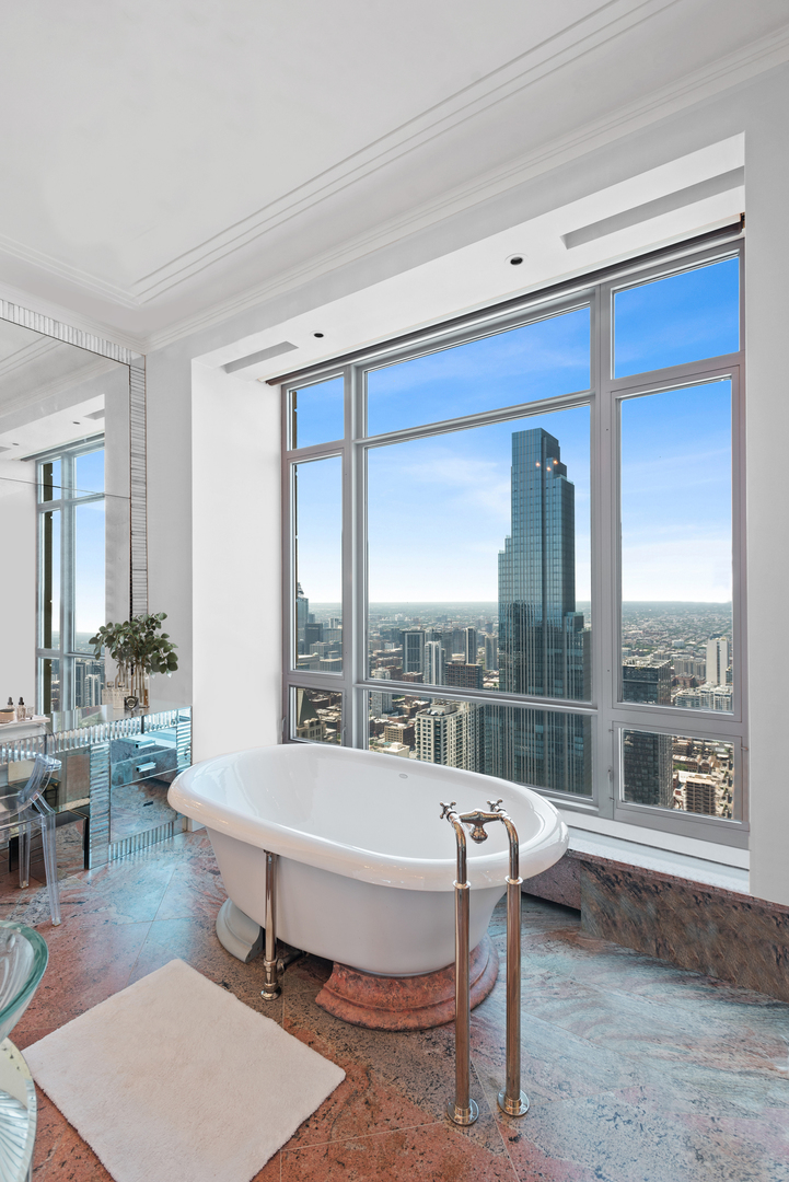 800 N Michigan Avenue 63ph Property Photo 16