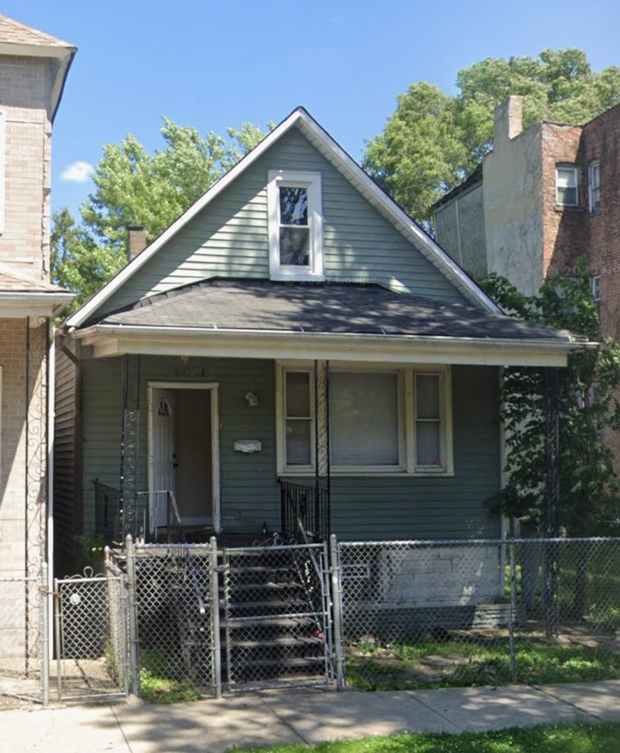 9021 S Exchange Avenue Property Photo 1