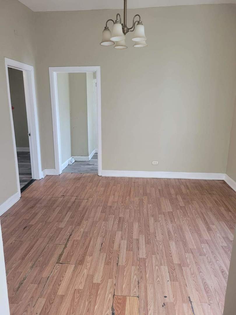 9021 S Exchange Avenue Property Photo 4