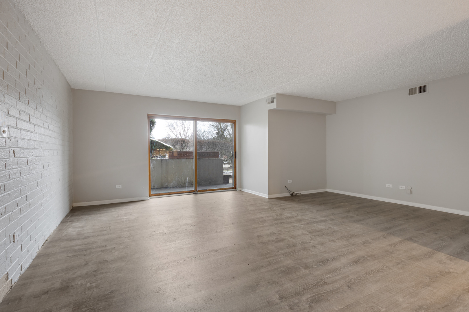 433 Cavalier Court 101a Property Photo 4