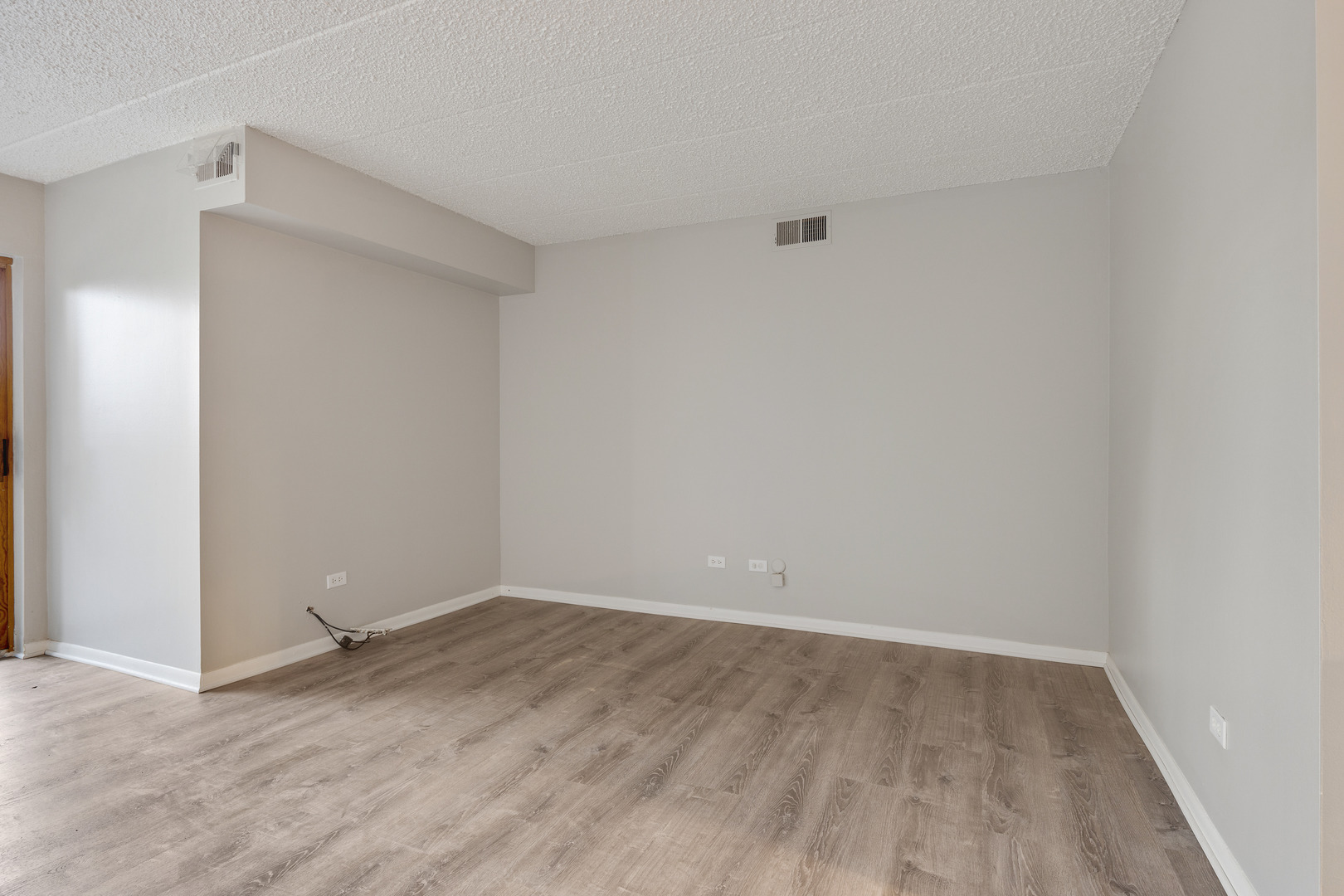 433 Cavalier Court 101a Property Photo 6
