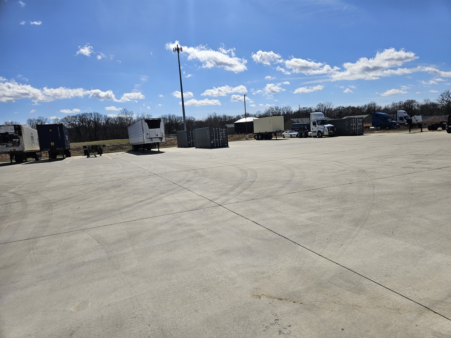 801 E Kankakee River Drive Property Photo 4