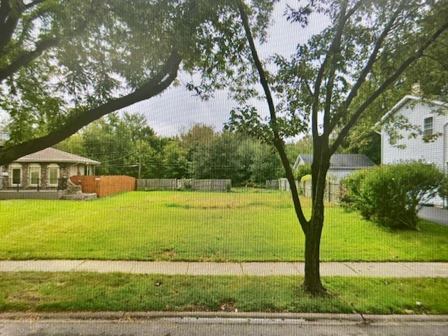 215 W Lake Park Drive Property Photo 1