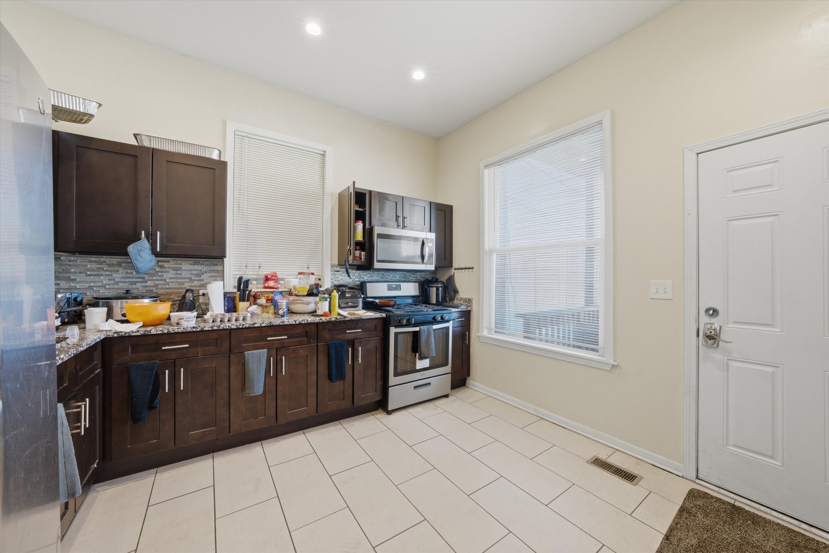 1812 S Hamlin Avenue Property Photo 12