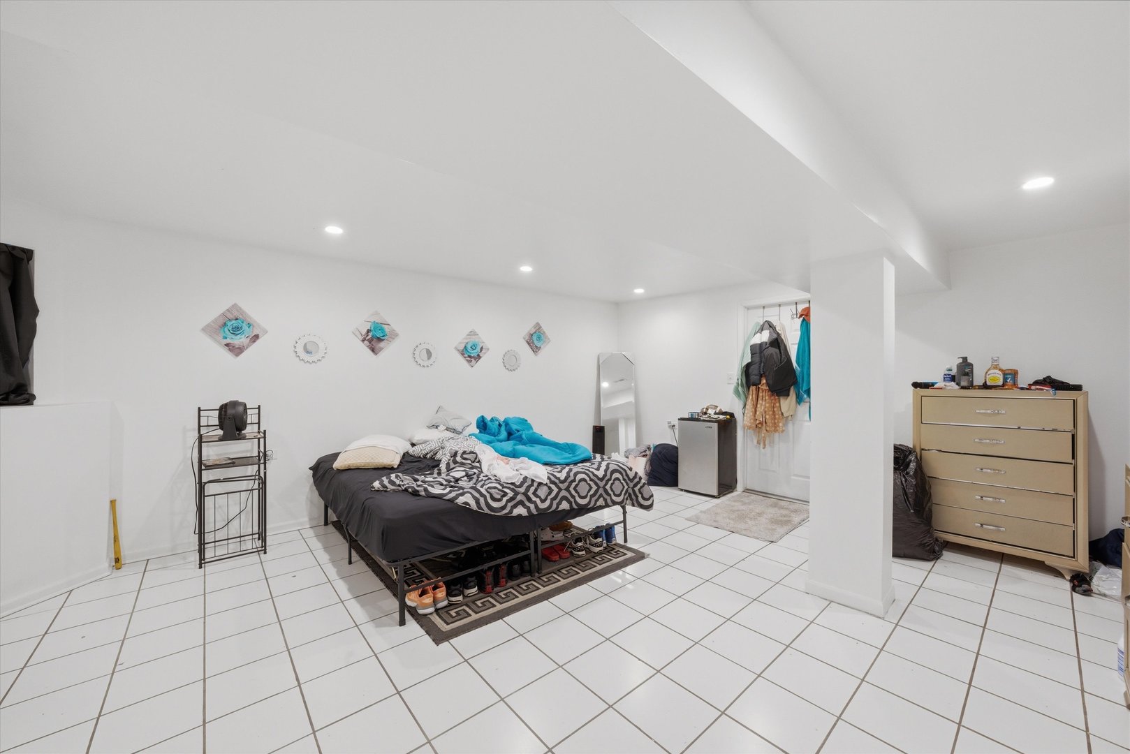 1812 S Hamlin Avenue Property Photo 17