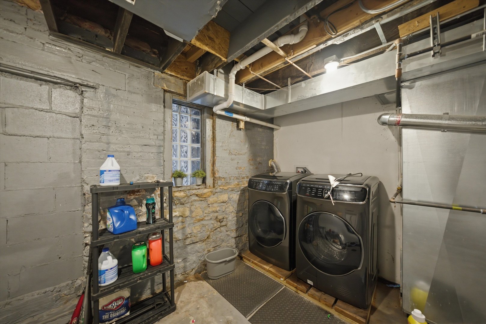 1812 S Hamlin Avenue Property Photo 33