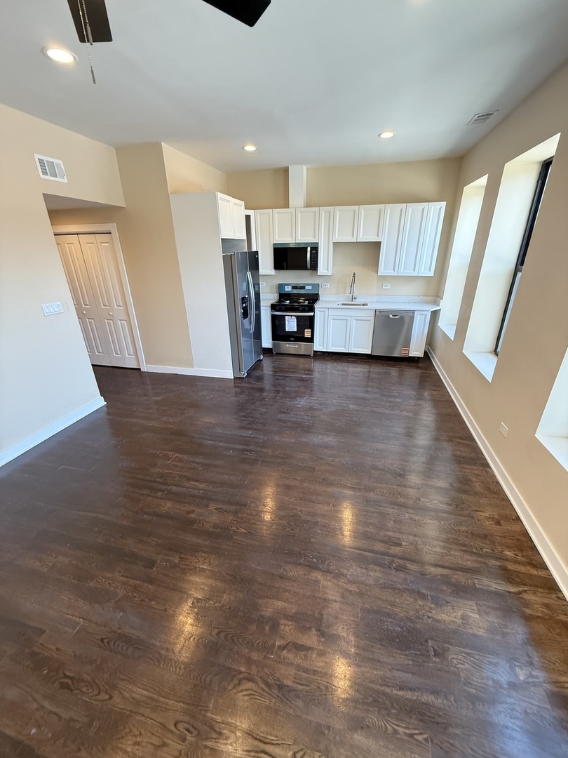 4606 S Ashland Avenue Property Photo 7