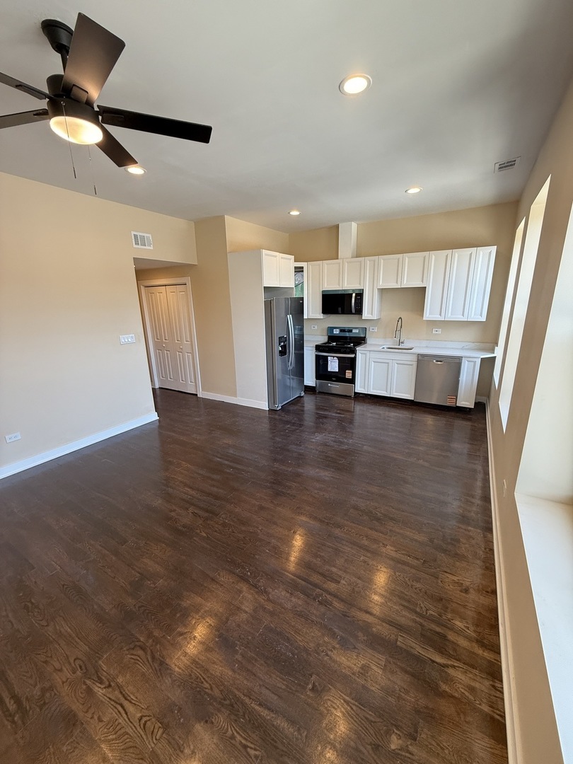 4606 S Ashland Avenue Property Photo 8