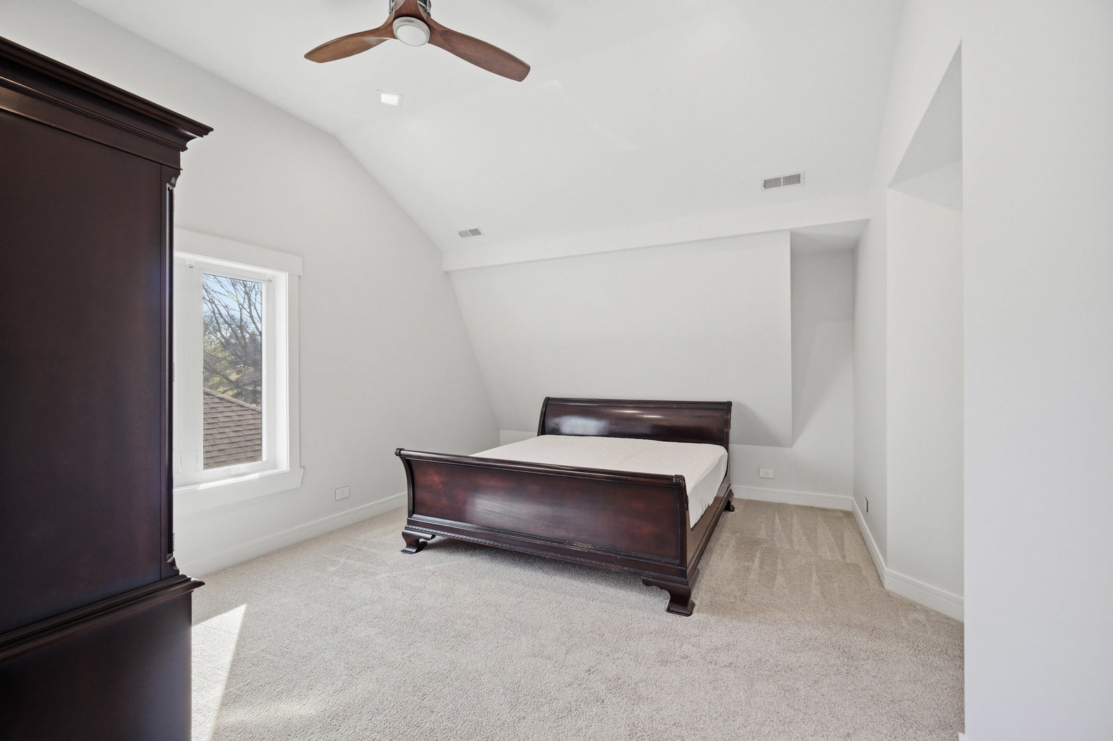 1020 Hill Avenue Property Photo 12