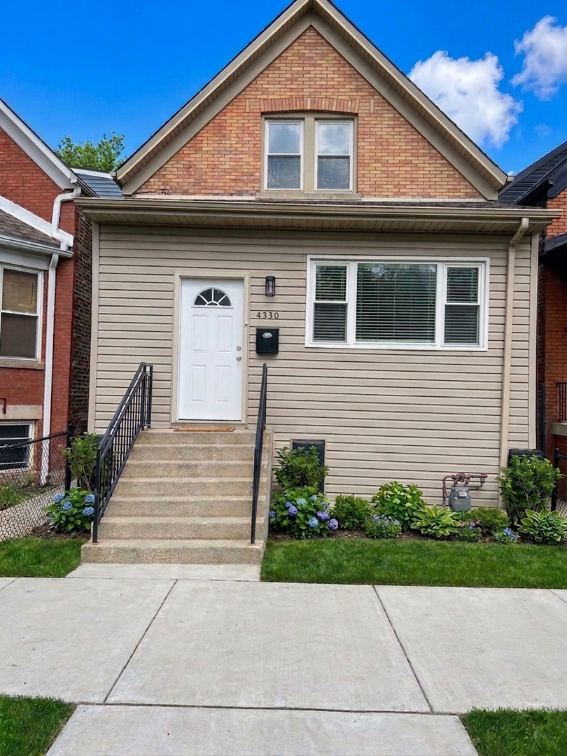 4530 W Maypole Avenue Property Photo 1