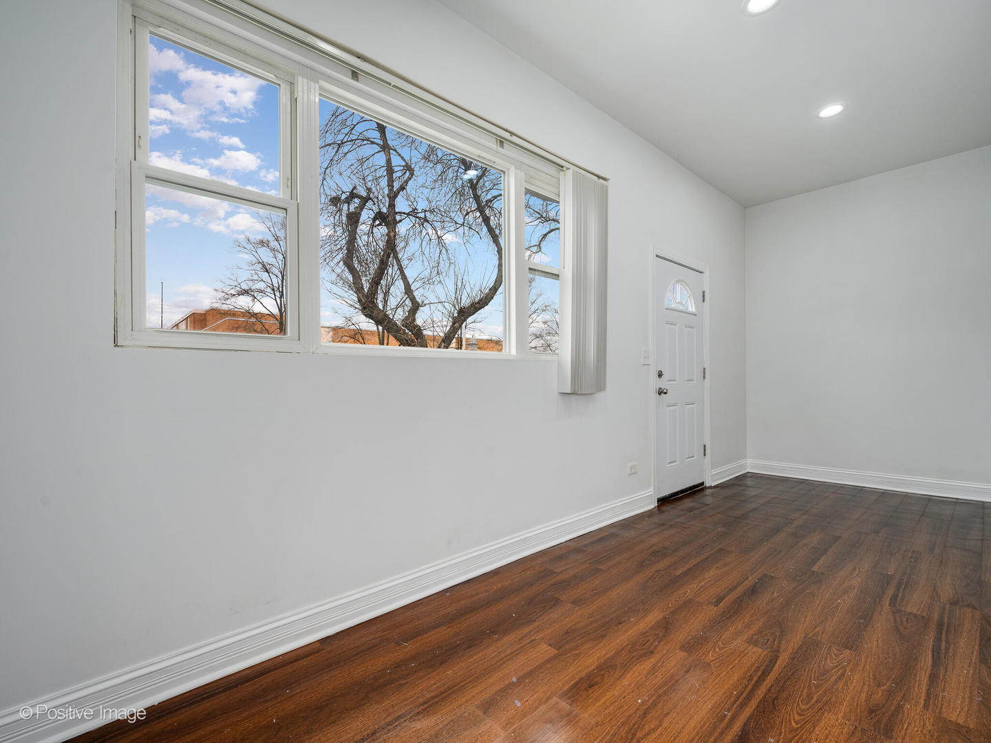 4530 W Maypole Avenue Property Photo 2