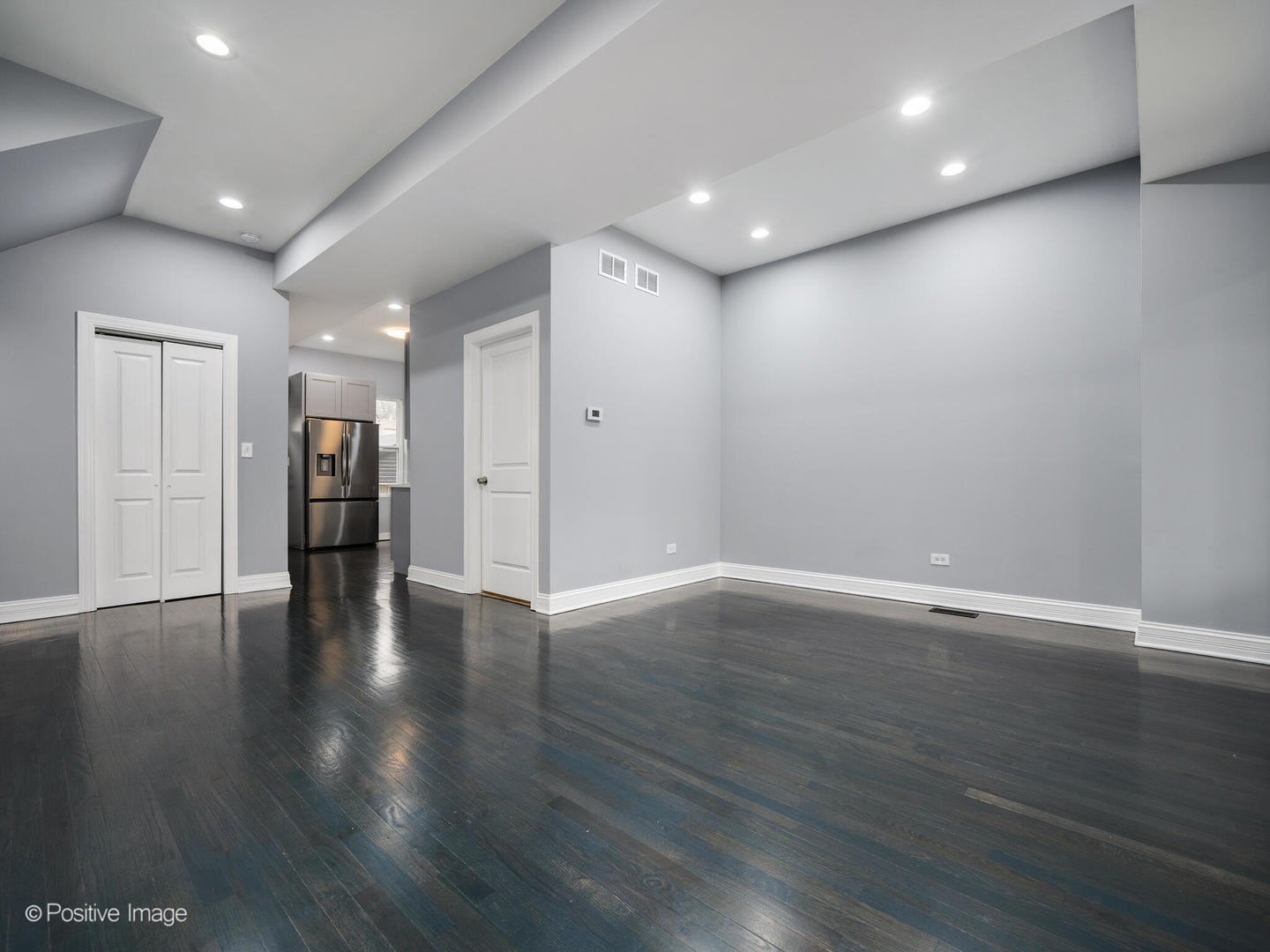 4530 W Maypole Avenue Property Photo 3